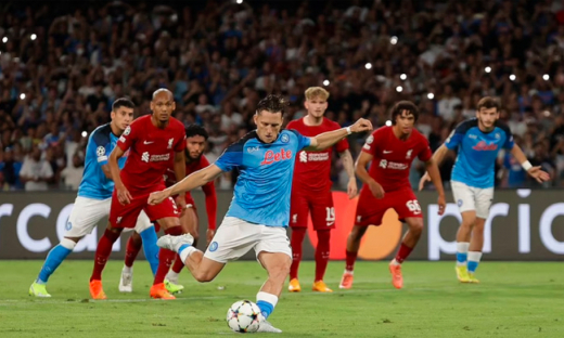 Liverpool thua sốc Napoli ở trận đầu tiên bảng A Champions League