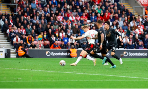 Arsenal bị Southampton cầm chân ở St. Mary's