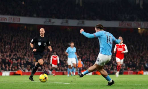 Đánh bại Arsenal 3-1, Man City lên ngôi đầu giải Ngoại hạng Anh