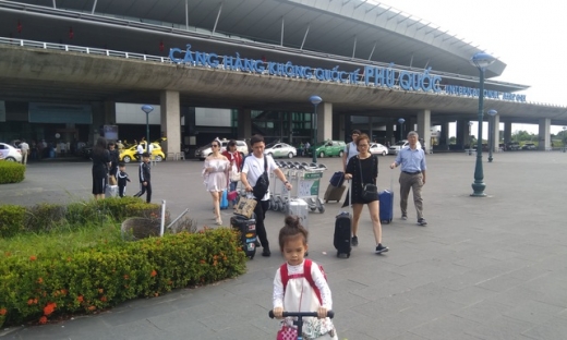 Giá vé máy bay tăng cao, lượng du khách tới Phú Quốc giảm mạnh