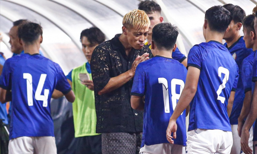 HLV U22 Campuchia nói gì về phong cách thời trang lạ lùng của Keisuke Honda?