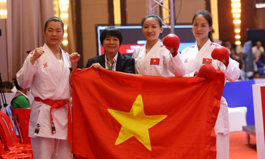 Karate đưa Đoàn Thể thao Việt Nam lên thứ 3 trên bảng tổng sắp huy chương SEA Games 32