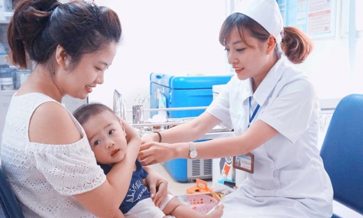 258.000 liều vaccine 5 trong 1 về Việt Nam để tiêm miễn phí cho trẻ