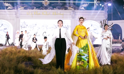 Siêu mẫu Võ Hoàng Yến làm Vedette tại show thời trang quảng bá Hải Dương