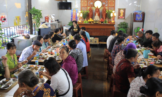 Quán chay 0 đồng gieo duyên lối sống yêu thương