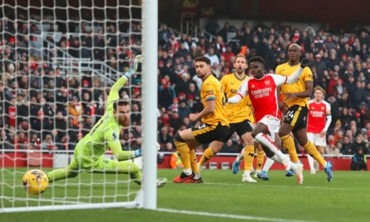 Thắng tối thiểu 2-1, Arsenal giữ vững vị trí số 1 trên BXH Ngoại hạng Anh