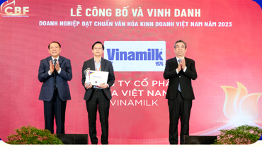 Vinamilk được vinh danh “Doanh nghiệp đạt chuẩn văn hóa kinh doanh Việt Nam''