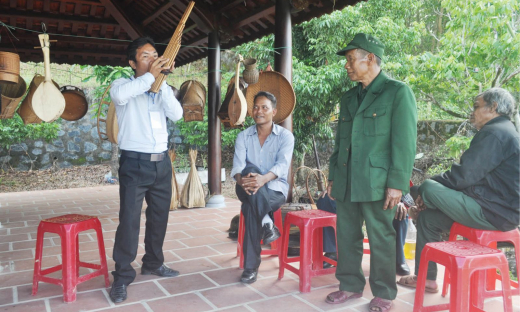 Người có uy tín trong đồng bào dân tộc là “cánh tay nối dài” của chính quyền