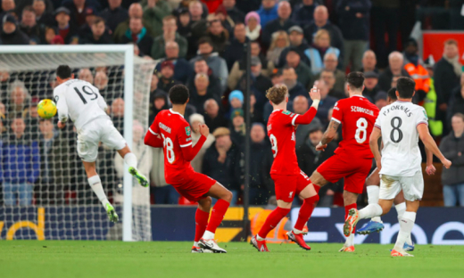 Đánh bại West Ham, Liverpool giành vé vào bán kết League Cup