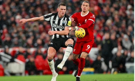 Liverpool hạ Newcastle trong cơn mưa bàn thắng, vững ngôi đầu Ngoại hạng Anh