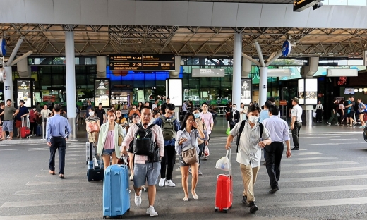 Sân bay Tân Sơn Nhất xác lập đỉnh mới khi đón 136.000 khách dịp Tết Giáp Thìn