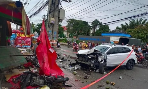 Ô tô 'điên' tông hàng loạt xe máy ở Đồng Nai