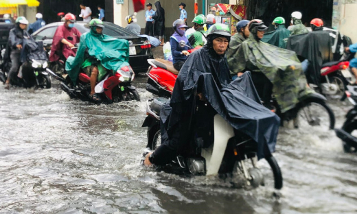 TP.HCM sắp đón triều cường, nguy cơ vỡ bờ bao