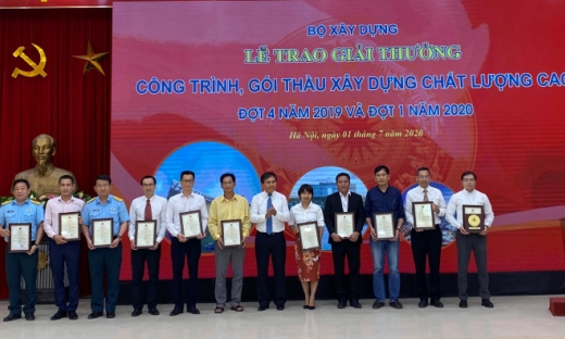 Bộ Xây dựng trao giải thưởng Công trình chất lượng cao cho Sân bay quốc tế Vân Đồn