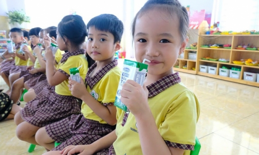 Bài 2: Ba năm vẫn “loay hoay” chưa có quy chuẩn cho Sữa học đường?