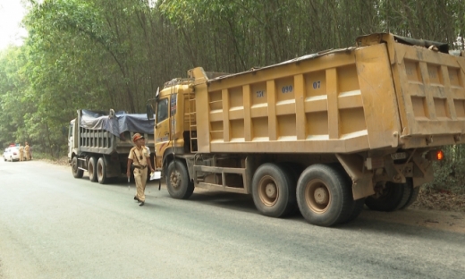 Thừa Thiên Huế: Xử lý mạnh tình trạng xe quá tải, quá khổ