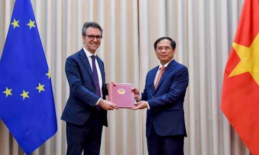 Việt Nam trao Công hàm thông báo phê chuẩn Hiệp định EVFTA và EVIPA