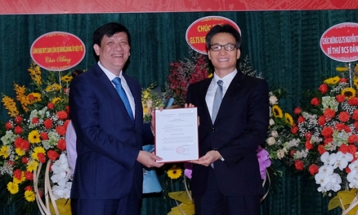 Công bố quyết định giao quyền Bộ trưởng Bộ Y tế cho ông Nguyễn Thanh Long