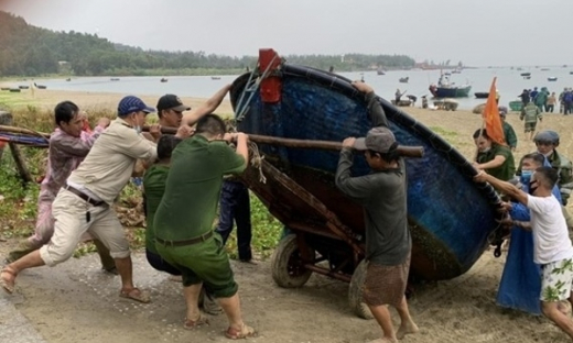 Bão số 9: Khuyến cáo người dân hạn chế ra đường trong đêm 27 và ngày 28/10