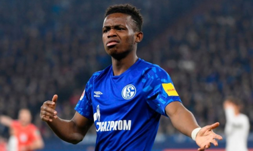 Rabbi Matondo 'phớt lờ' tin đồn chuyển nhượng của Manchester United