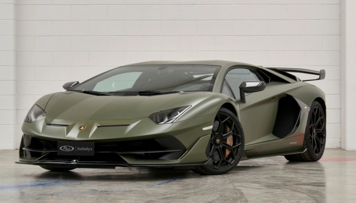 Lamborghini Aventador SVJ sở hữu màu sơn xanh quân đội Verde Tritont