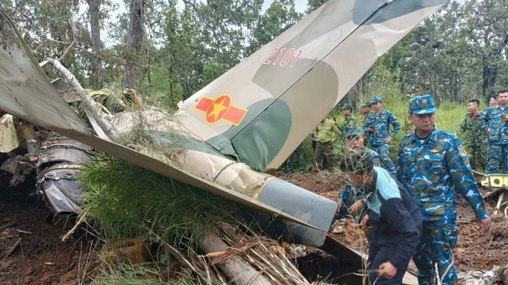 Vụ rơi máy bay Yak-130: Chủ tịch nước tặng thưởng Huân chương Bảo vệ Tổ quốc cho hai phi công