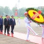 Lãnh đạo Đảng, Nhà nước vào Lăng viếng Chủ tịch Hồ Chí Minh nhân dịp 49 năm thống nhất đất nước