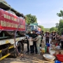 Bộ đội chở nước sạch miễn phí đến tận làng tiếp tế cho bà con vùng hạn ở Gia Lai